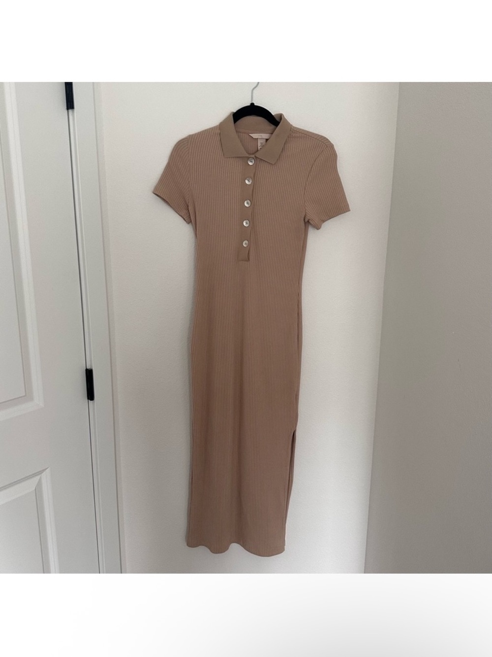 H&M Ribbed Collared Half Buttoned Midi Dress Side Slits Beige Tan Color Size S